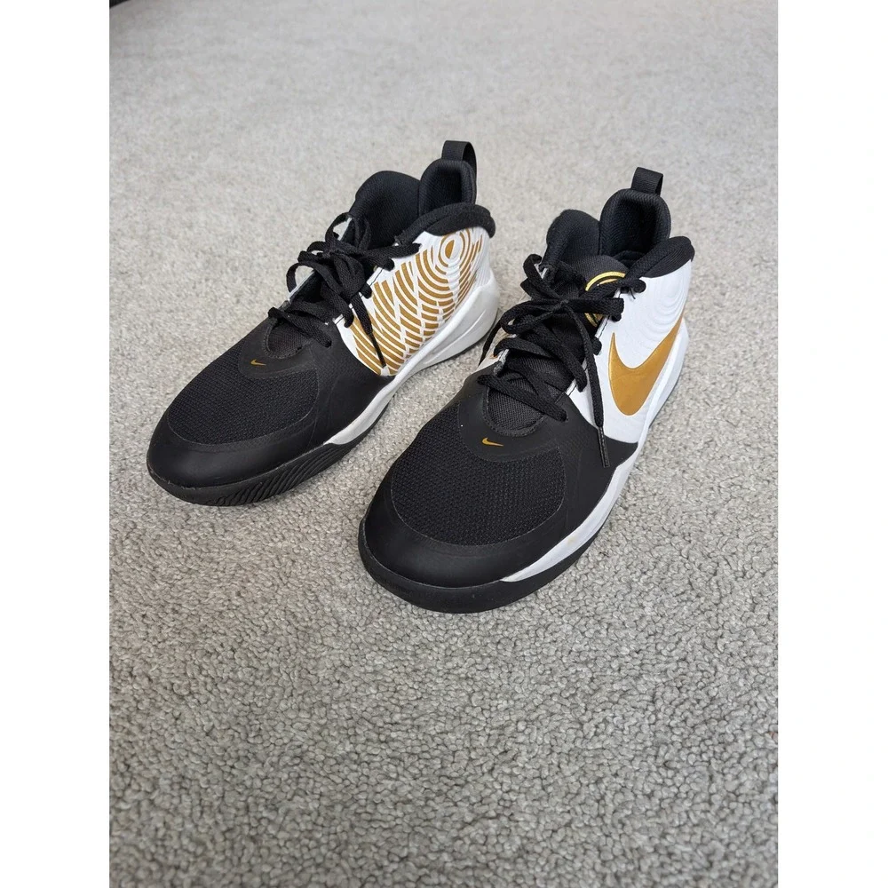 Nike AQ4224-004 Team Hustle D 9 Basketball Shoes Youth 7Y Black Gold Mid Top